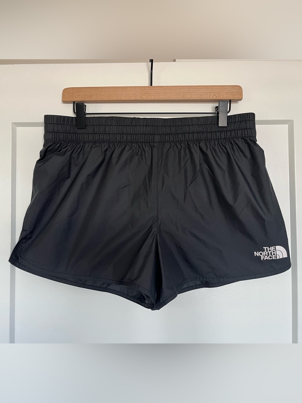 The North Face Women’s Medium Black Lined Running Shorts Zip Pocket Lightweight